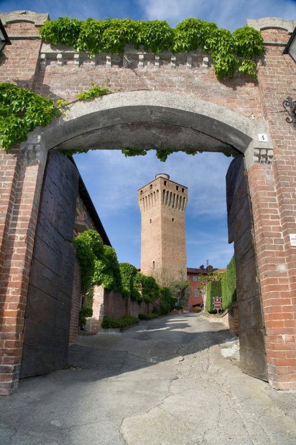 Hotel Castello Di Santa Vittoria Santa Vittoria dʼAlba Εξωτερικό φωτογραφία
