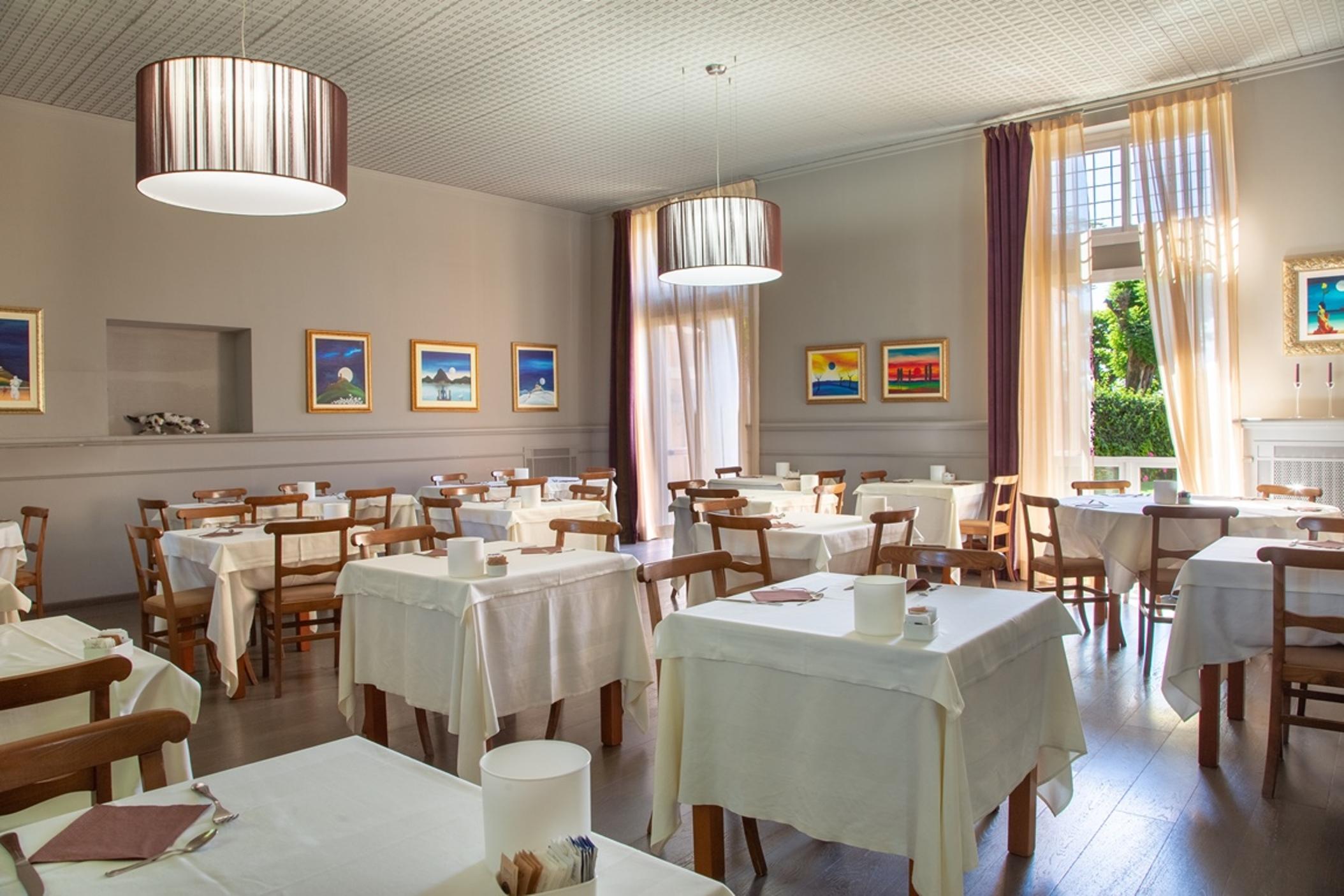 Hotel Castello Di Santa Vittoria Santa Vittoria dʼAlba Εξωτερικό φωτογραφία