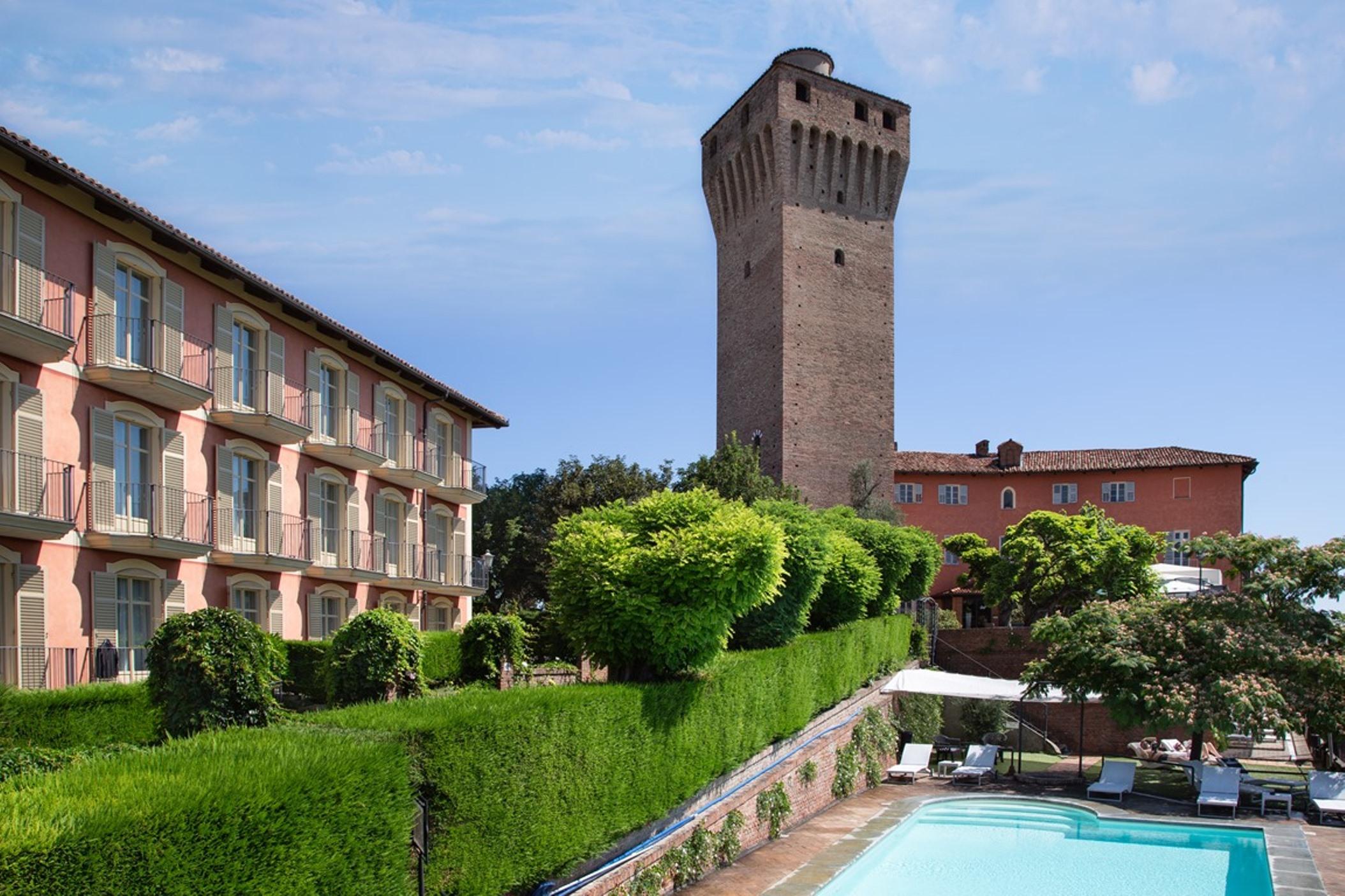 Hotel Castello Di Santa Vittoria Santa Vittoria dʼAlba Εξωτερικό φωτογραφία