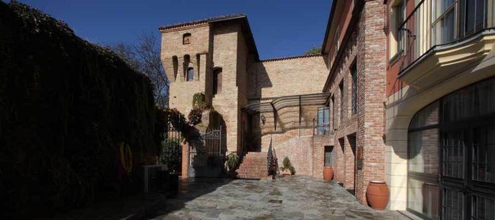 Hotel Castello Di Santa Vittoria Santa Vittoria dʼAlba Εξωτερικό φωτογραφία