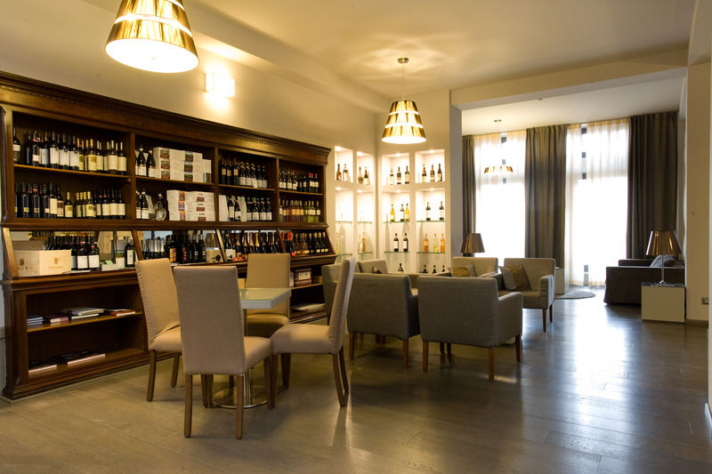Hotel Castello Di Santa Vittoria Santa Vittoria dʼAlba Εξωτερικό φωτογραφία