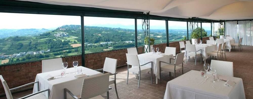 Hotel Castello Di Santa Vittoria Santa Vittoria dʼAlba Εξωτερικό φωτογραφία