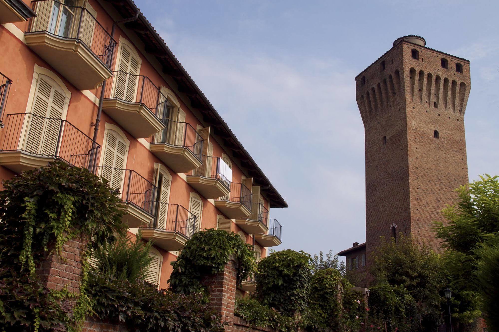 Hotel Castello Di Santa Vittoria Santa Vittoria dʼAlba Εξωτερικό φωτογραφία